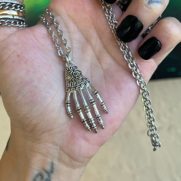 skull hands set earrings necklace goth halloween silver plated & stainless steel - Picture 8 of 12